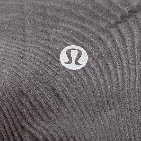 Lululemon ALMOST NEW Tied To It Crop 21” Inseam - Picture 11 of 11